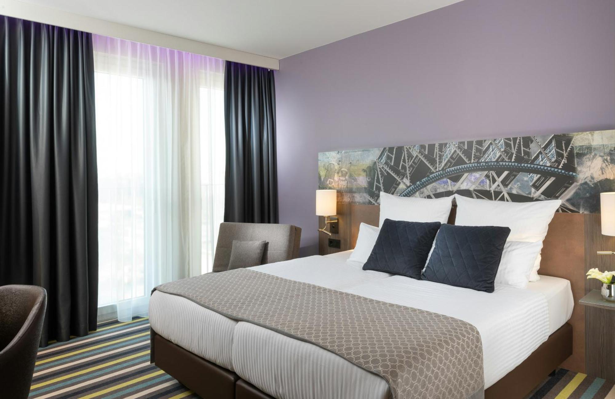Twin Room,1747003973:JPEG